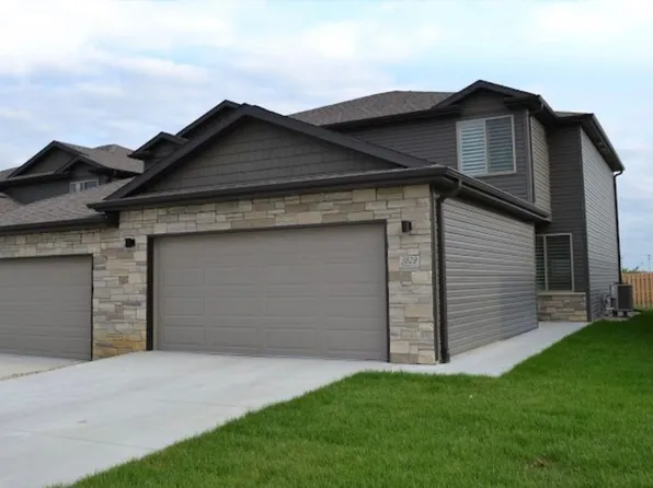 10740 N 149th St, Waverly, NE 68462