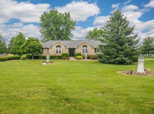 6850 Castlewood Dr S, Carroll, OH 43112