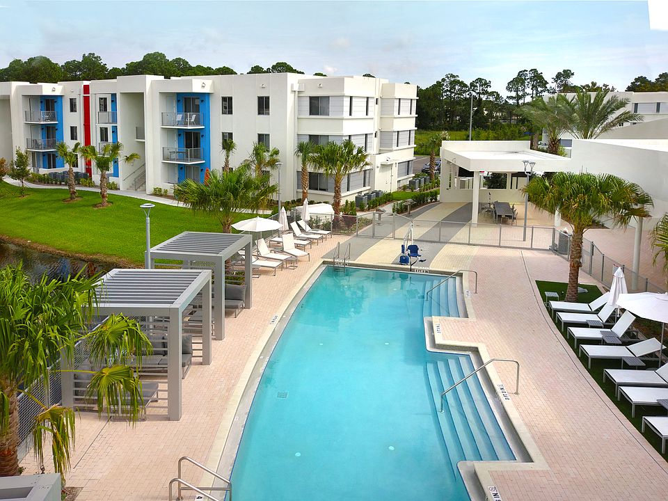 Great for leisure or laps! Icon One Daytona lakefront pool