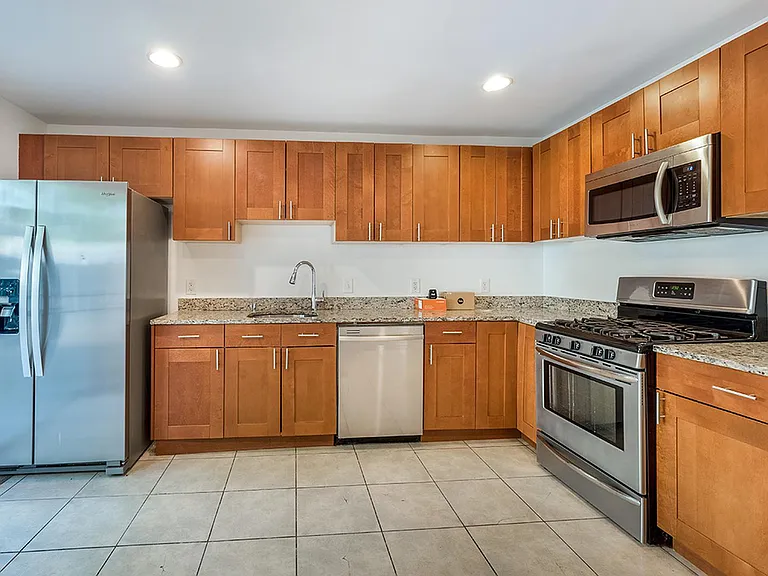 1317 Belmont St NW — Photo 11