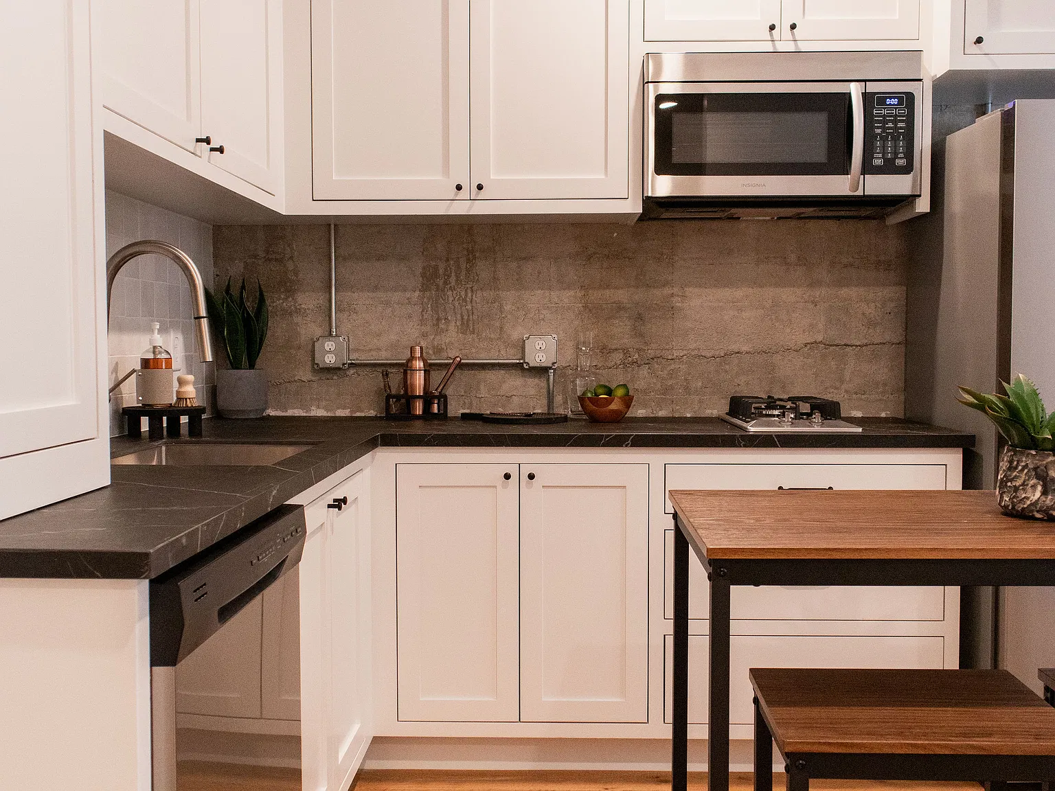 Studio, 325 sqft, $2,075 — Photo 4