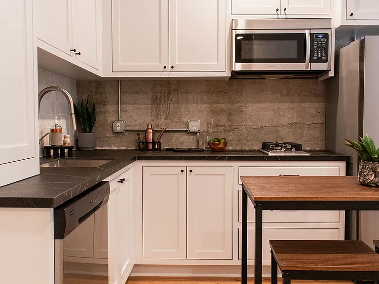 87 S Oak St #201-220 — Photo 4