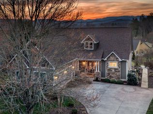 131 Cummings Cove Pkwy, Hendersonville, NC 28739