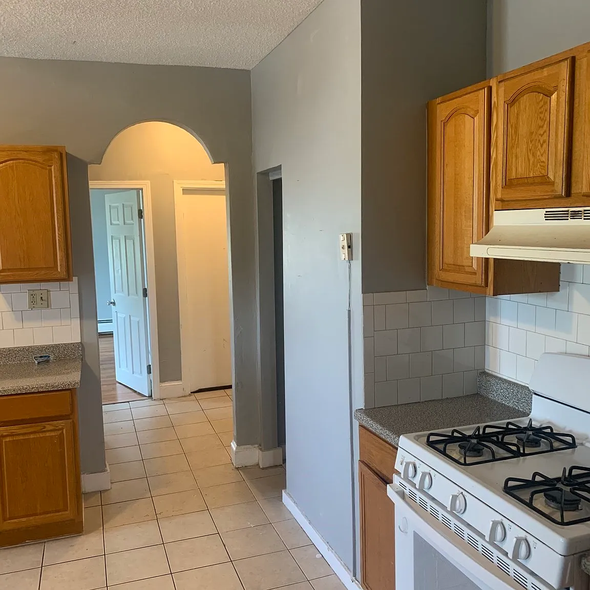 2 bed, 1.0 bath, 800 sqft, $2,400 — Photo 1