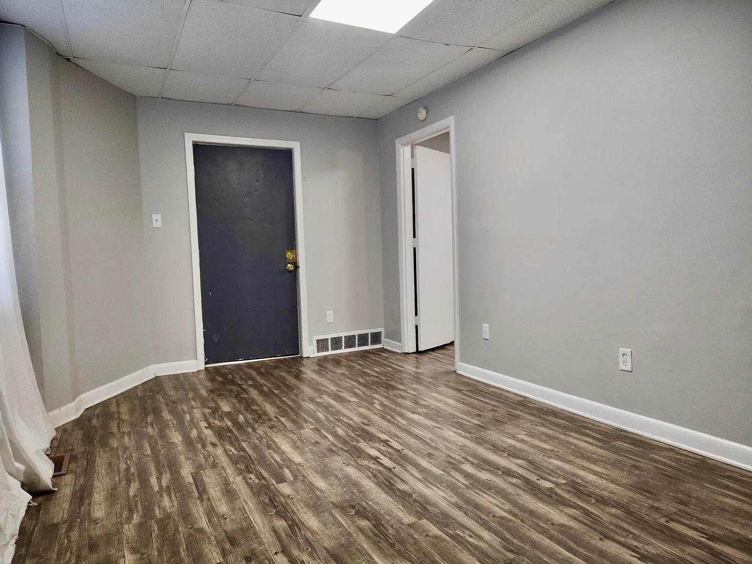 1 bed, 1.0 bath, 500 sqft, $850 — Photo 2