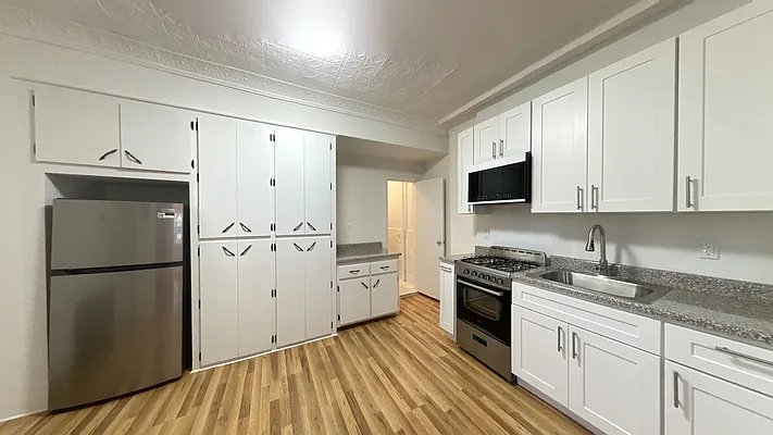 Rented by Brownstone Real Estate | media 6