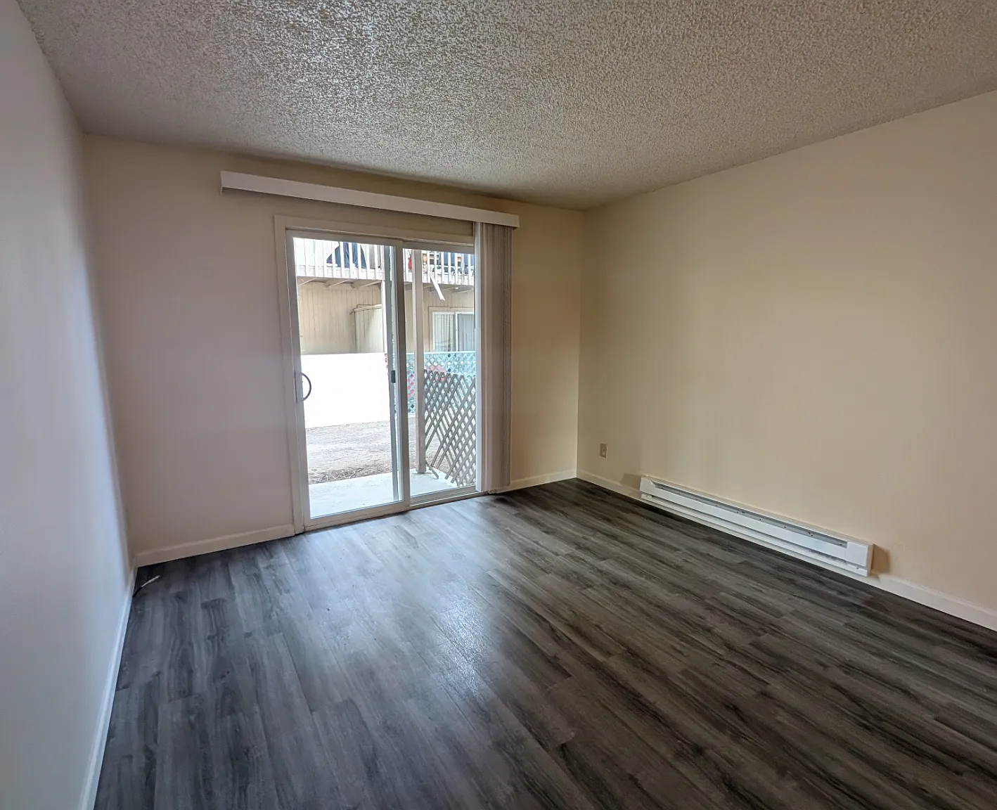 Towncrest Manor — Photo 2