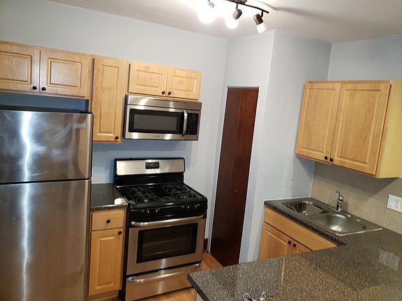 3rd image of 2546 W Walton St #Ch1