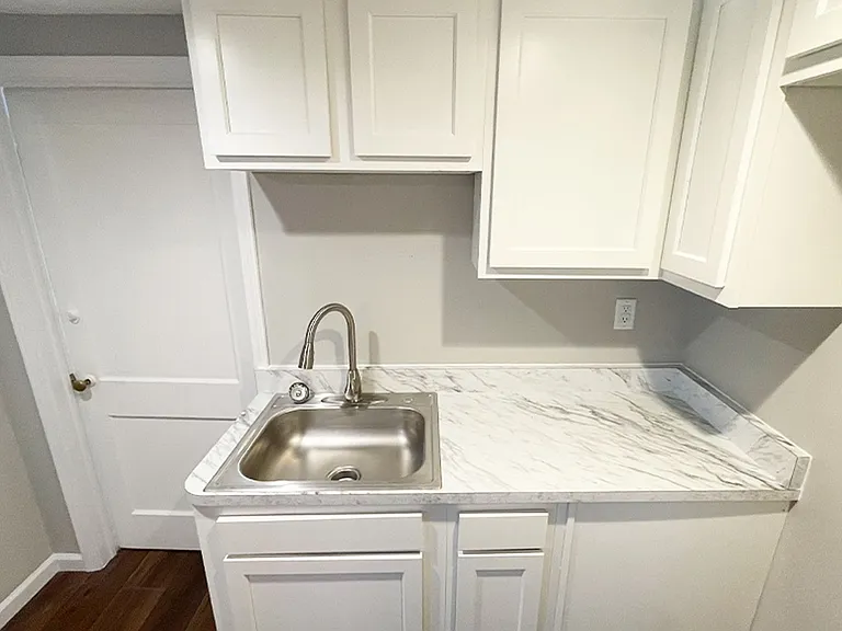 458 Wood Ave — Photo 9