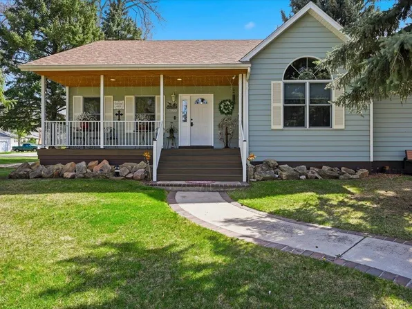 940 N 8th St, Spearfish, SD 57783