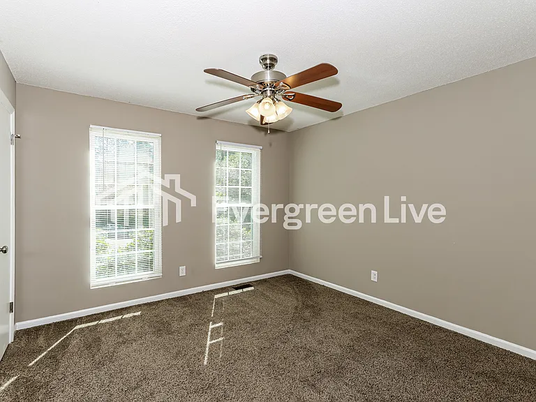 813 Shawnee Dr — Photo 8