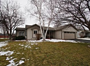 1192 Limestone Dr S, Shakopee, MN 55379
