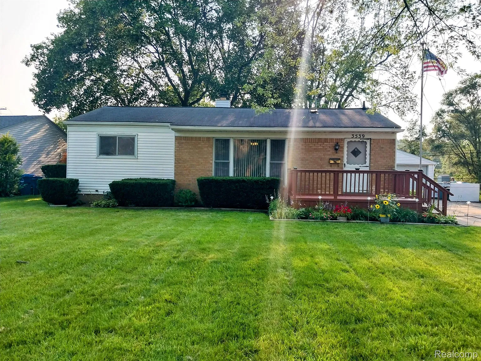 3539 Warringham Ave photo 1