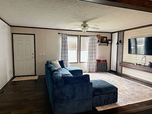 3rd image of 1627 Fallcreek Dr