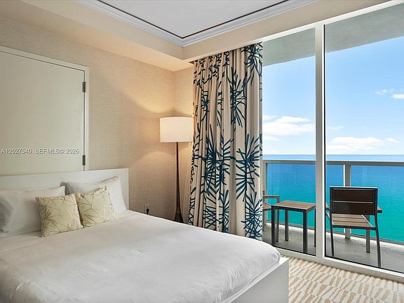 3rd image of 18001 Collins Ave #2511