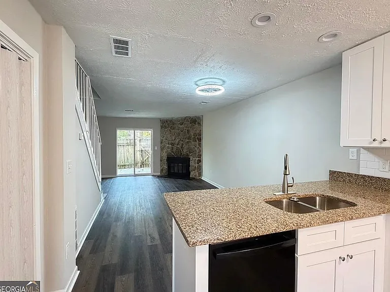 6720 Colchester Pl — Photo 7