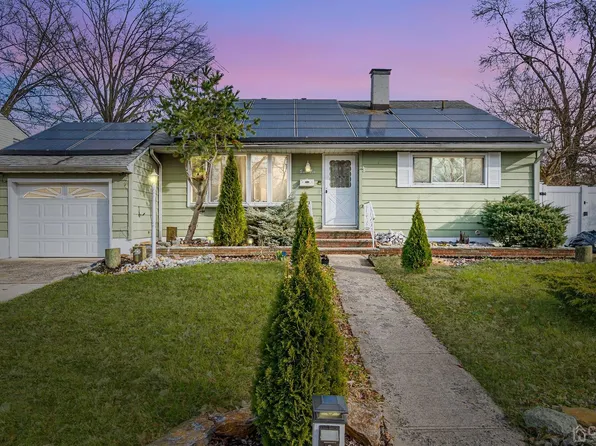 62 Hickory Rd, Colonia, NJ 07067