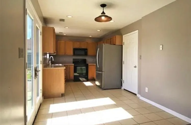 428 Greathouse Dr — Photo 7