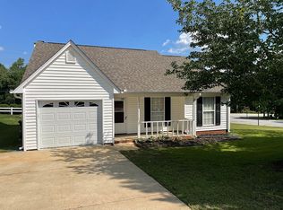 447 Riverside Chase Cir, Greer, SC 29650