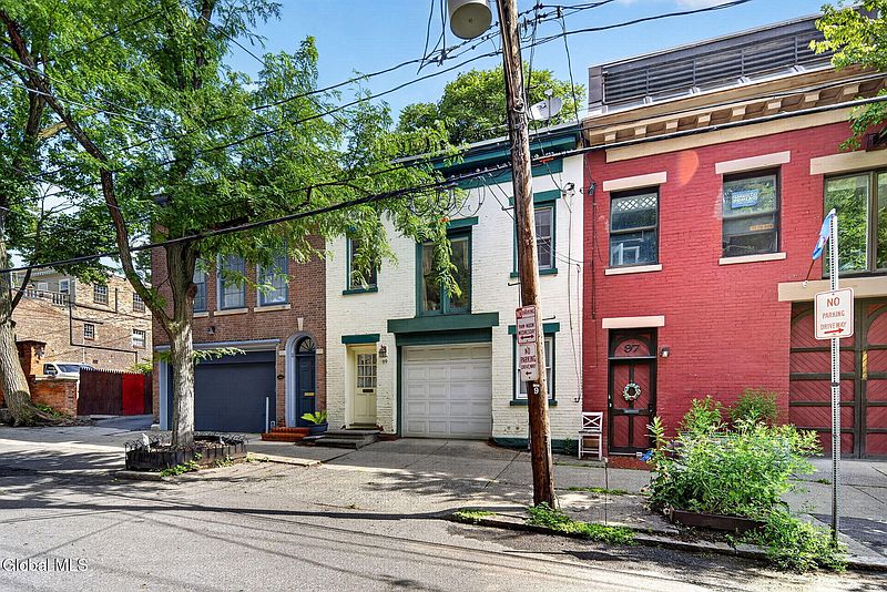 3rd image of 99 Chestnut Street