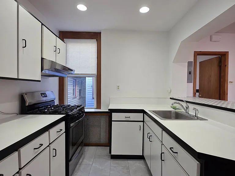 218 Seaview Ave #2F — Photo 16