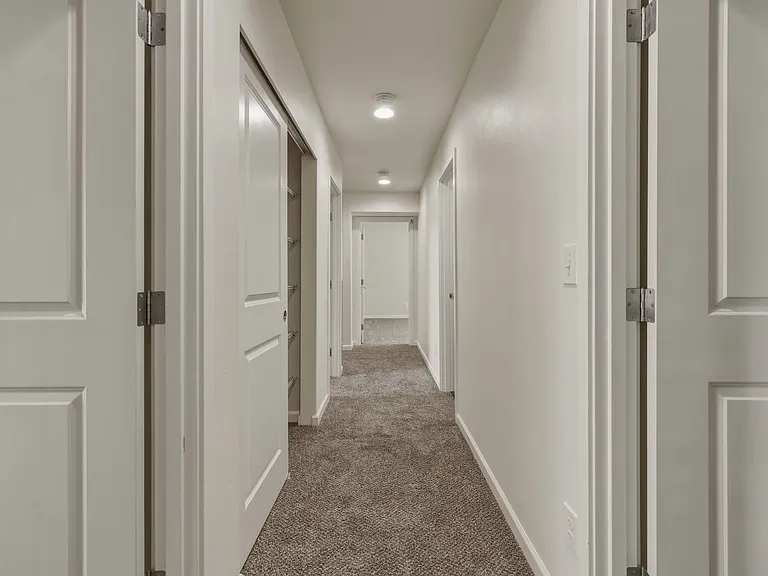 7003 Alta Vista Dr SE — Photo 35
