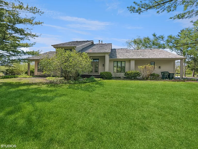 15020 King Dr — Photo 24
