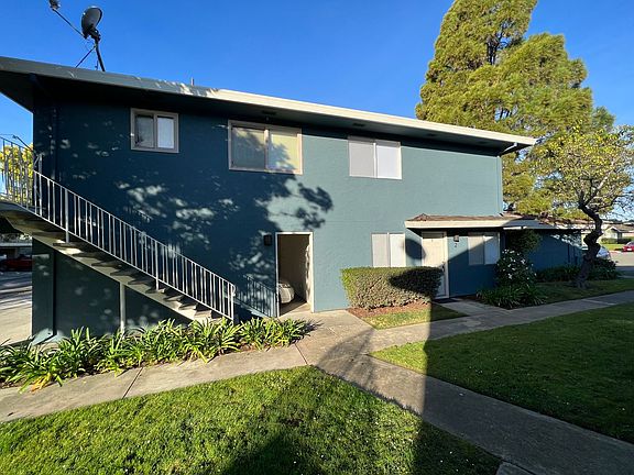2nd image of 4320 Diamond St APT 2