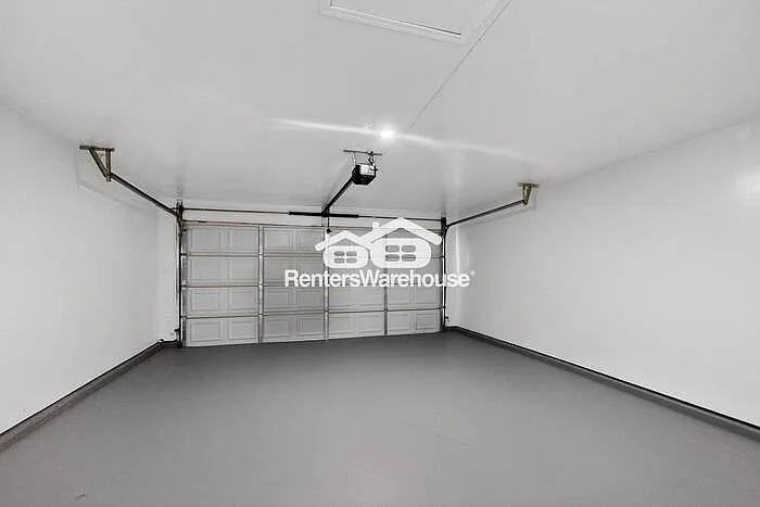 1818 Indian Creek Ct — Photo 35