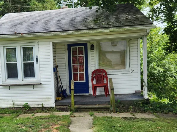 615 S Elizabeth St, Angola, IN 46703