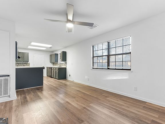 5th image of 225 Blue Ridge Ln