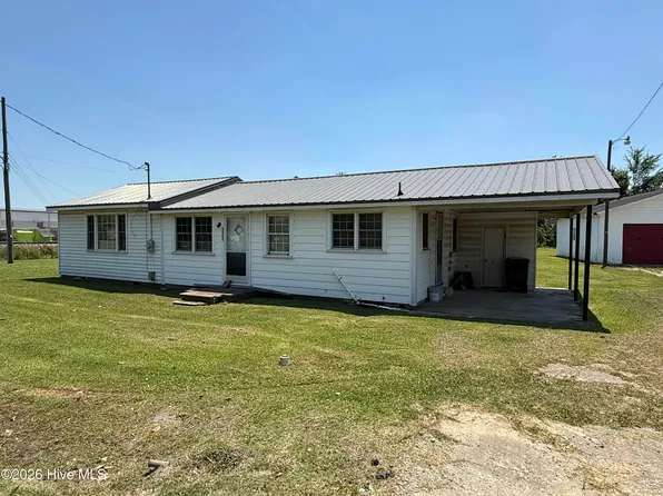 201 County Road, Mount Olive, NC 28365