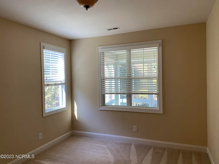 1113 Evangeline Dr — Photo 17