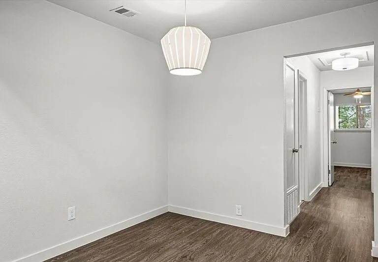 826 King Albert St #B — Photo 14