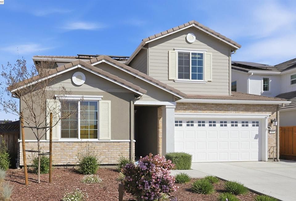 1st image of 464 Coolcrest Dr