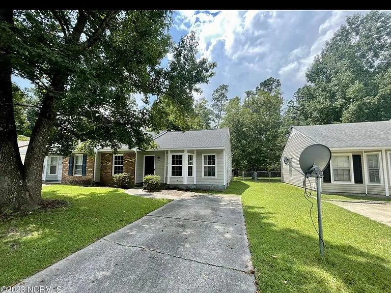 2103 Rolling Ridge Dr #1 — Photo 1