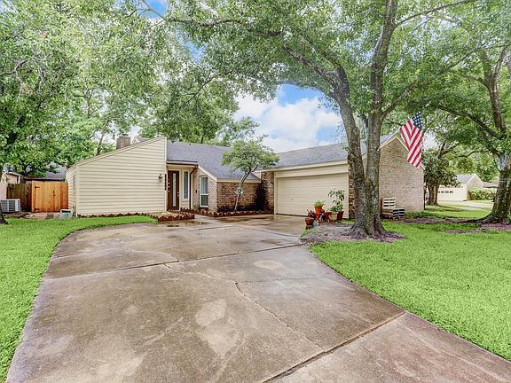 2nd image of 11819 Poplar Creek Dr