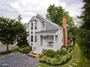 8404 Hollis Ln, Vienna, VA 22182