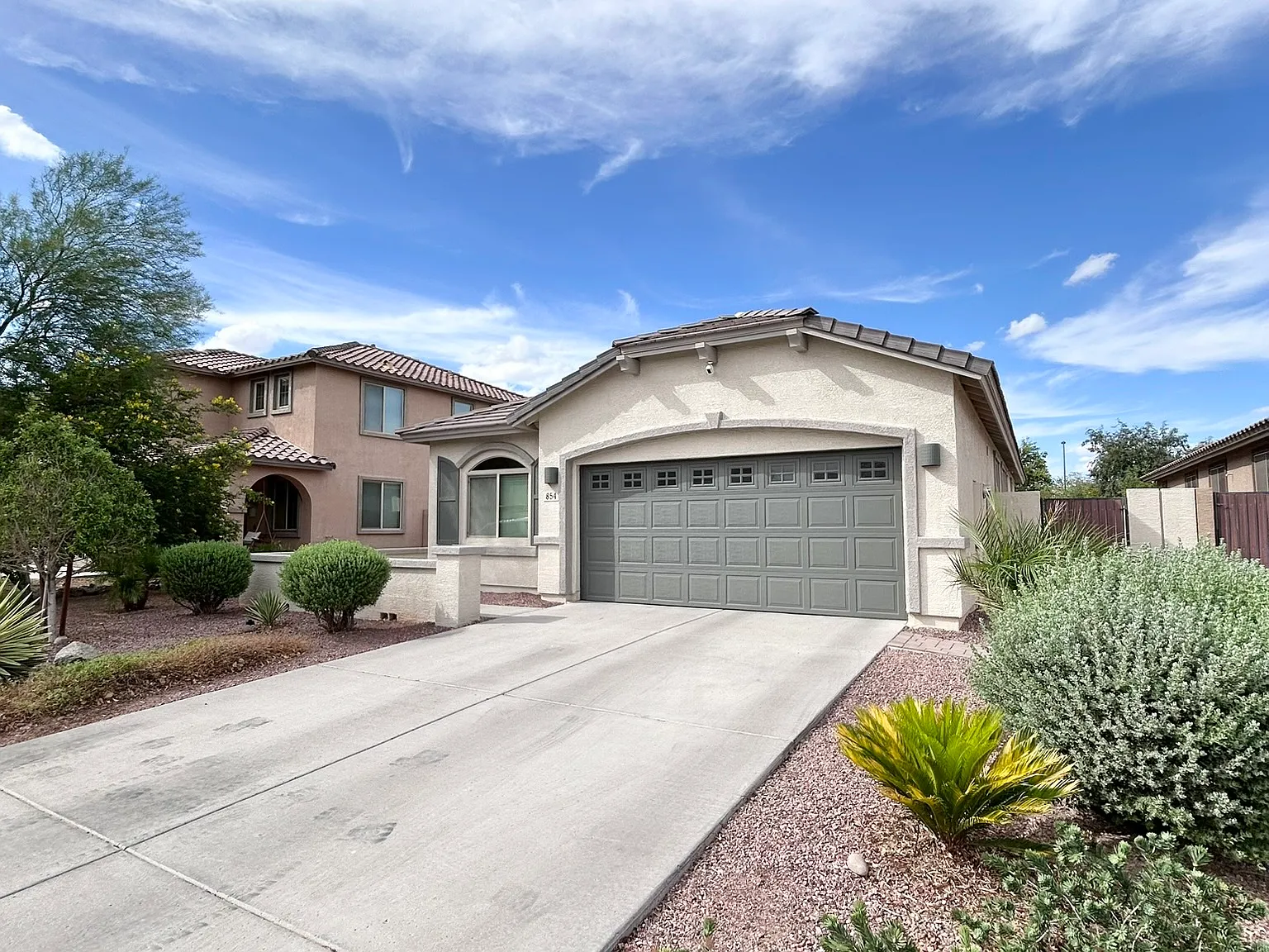 4 bed, 1793 sqft, $2,400 — Photo 2
