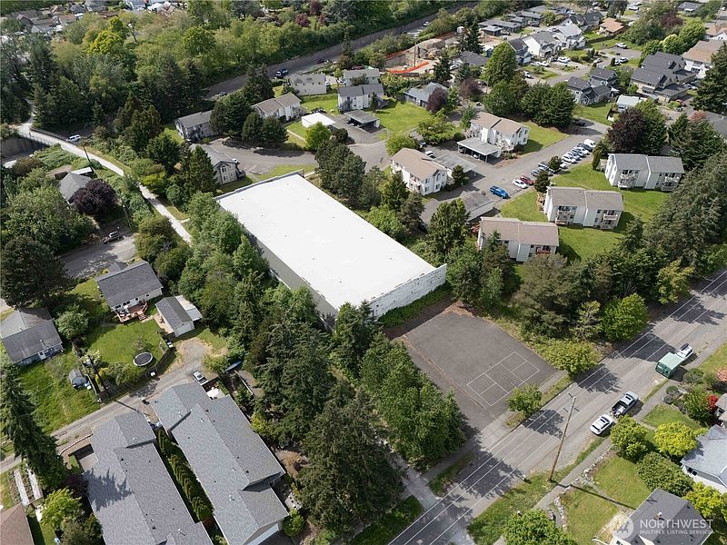 3rd image of 2701 Nevada Street
