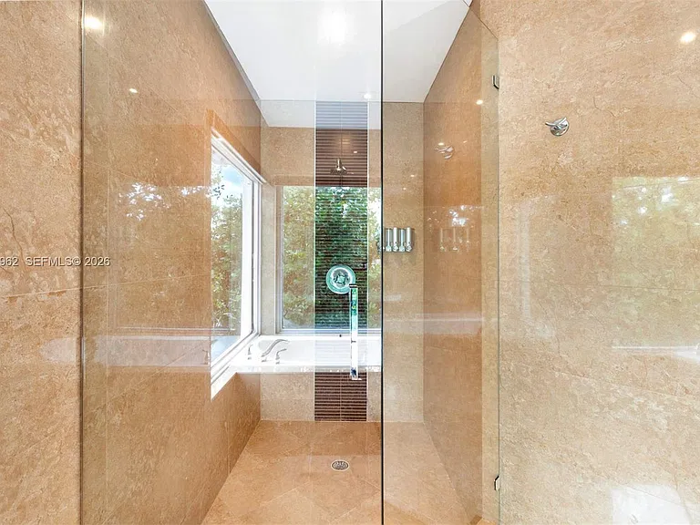 9380 Bay Dr — Photo 33