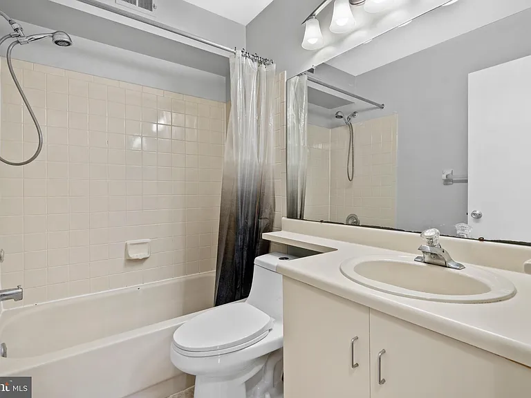 501 Harwood Ct #A — Photo 13