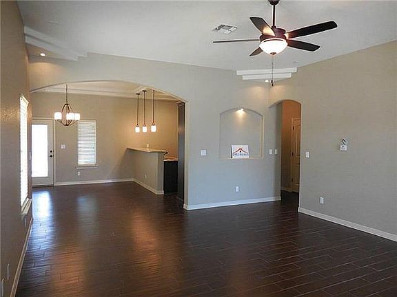 3rd image of 3764 Loma Esteban Dr