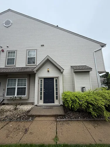 2501 Beacon Hill Dr Photo 1