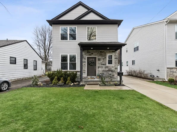 1935 Martin Rd, Ferndale, MI 48220