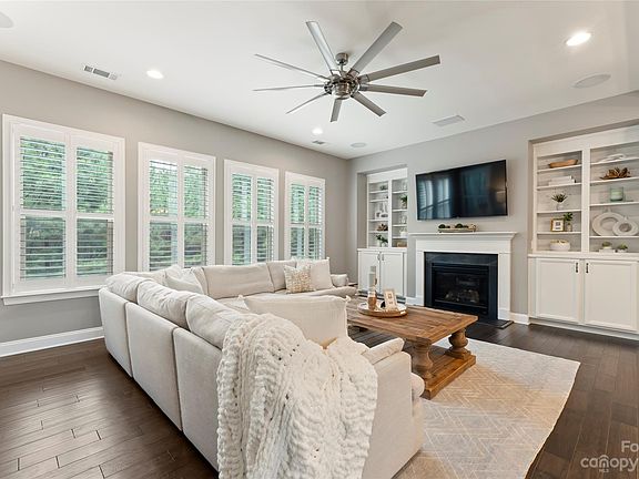 4th image of 473 Brier Knob Dr