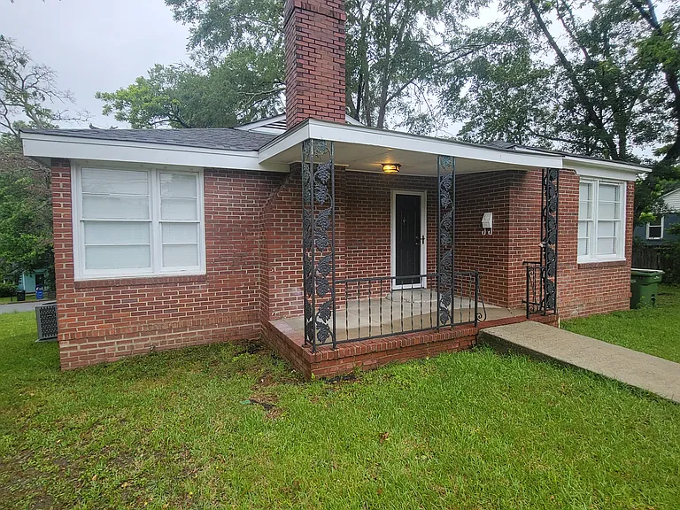 4015 Lakewood Dr — Photo 1