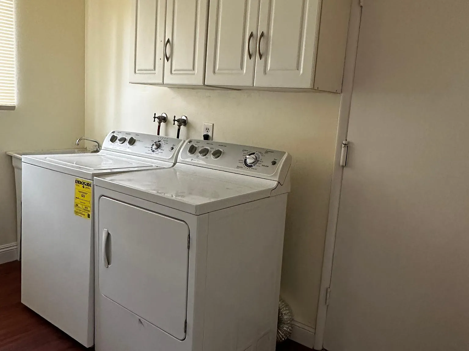 4 bed, 1894 sqft, $2,500 — Photo 3