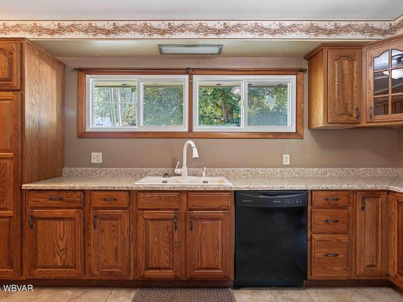 3rd image of 1050 Renovo Rd
