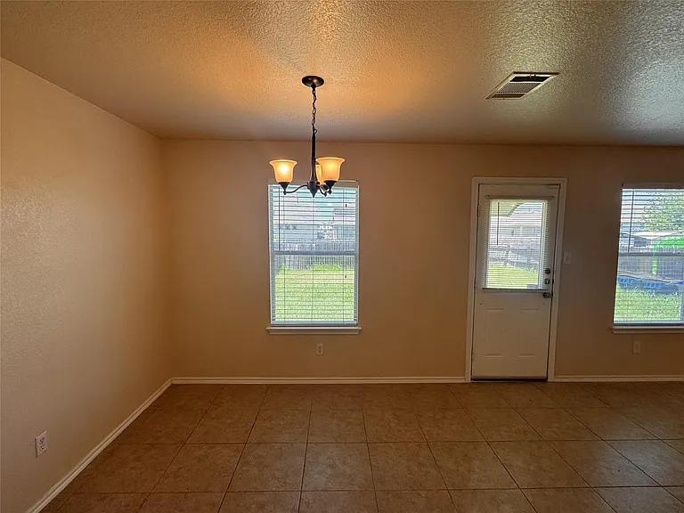 12840 Saint Mary Dr — Photo 21